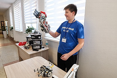 Диалоговая площадка \"Женщина в профессии: учим сердцем, вдохновляем примером\" прошла в гимназии №13 Минска