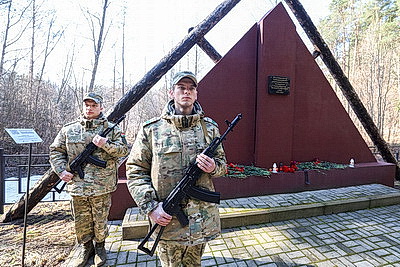 Нельзя предать забвению. В Глубокском районе почтили память погибших жителей сожженных деревень