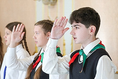 18 отличников учебы из Витебской области получили первые паспорта