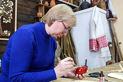 Золото полей в руках мастера: как в Кличевском доме ремесел древним техникам дарят второе дыхание