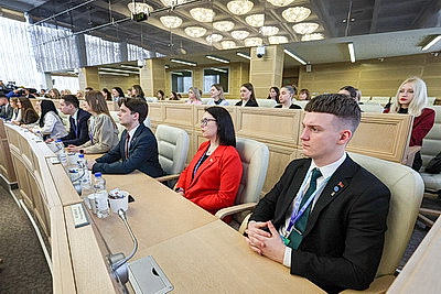 \"Разговор на равных\": диалог с молодежью состоялся в Совете Республики и Палате представителей