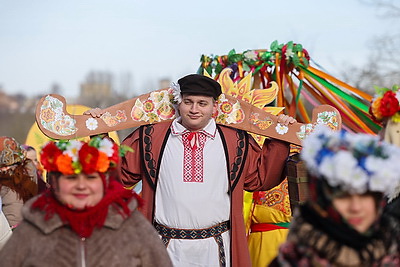 С размахом, звучно и вкусно. Как отпраздновали Масленицу жители Берестовицкого района