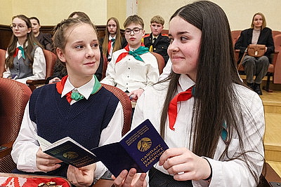 Всебелорусская акция \"Мы - граждане Беларуси!\" стартовала в Конституционном Суде