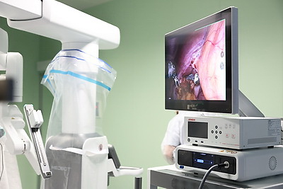 Роботический комплекс для операций запустили в МНПЦ хирургии, трансплантологии и гематологии