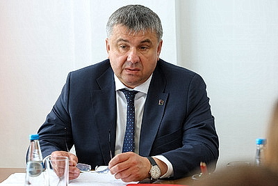 Нового министра природных ресурсов и охраны окружающей среды представили коллективу ведомства