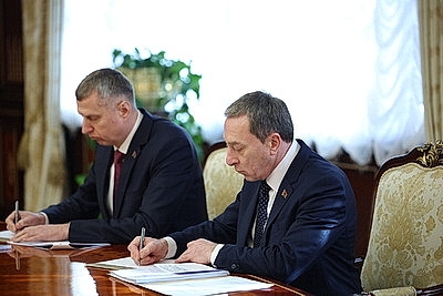 Лукашенко принял доклад Нацбанка, выступив за здоровую конкуренцию в решении важных для страны вопросов