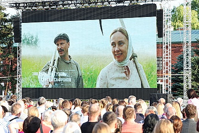 Премьера фильма \"Семь верст до рассвета\" состоялась под открытым небом в Бресте
