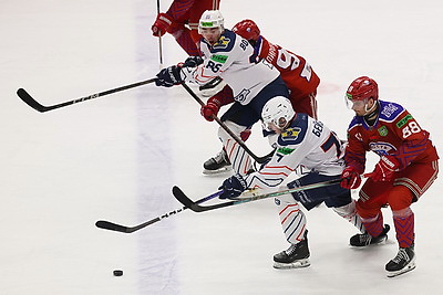 \"Металлург\" в овертайме обыграл \"Юность\" и повел в полуфинальной серии экстралиг