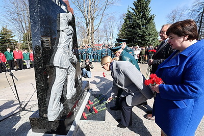 Памятный знак в честь героев-ликвидаторов чернобыльской аварии открыли в Орше