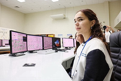 Кочанова посетила БелАЭС и ознакомилась с инфраструктурой Островца