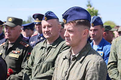 В Барановичах почтили память летчиков-героев Андрея Ничипорчика и Никиты Куконенко