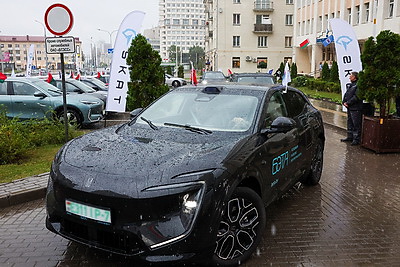 Участники автопробега электротранспорта \"БелАЭС - чистая энергия мирного атома\" проехали путь из Минска в Островец