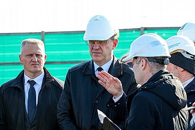 Ход работ по строительству городской клинической инфекционной больницы обсудили на выездном заседании Мингорисполкома