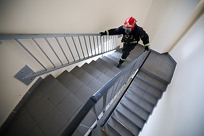 24 этажа скоростного подъема. Конкурс среди спасателей прошел в Минске