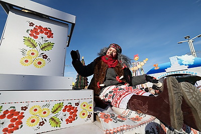 \"Это уже белорусский бренд\". Веселье на Масленицу в Минске