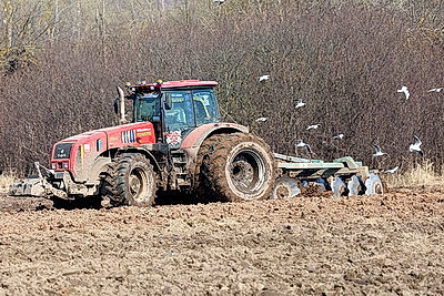 Посевная-2026 в Бешенковичах: новая техника и высокие темпы