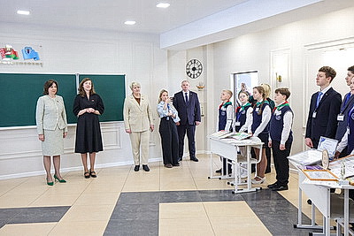 Диалоговая площадка \"Женщина в профессии: учим сердцем, вдохновляем примером\" прошла в гимназии №13 Минска