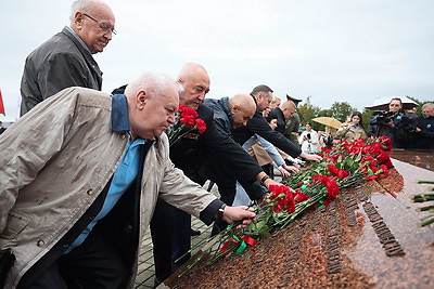 Единство - залог мира и движения вперед. Праздничное торжество в Гродно объединило все поколения жителей региона