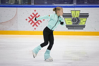 Двукратный серебряный призер Олимпийских игр Евгения Медведева провела мастер-класс для юных спортсменов