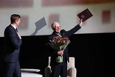 Премьера фильма \"Мой дед\" состоялась в Минске на юбилейном вечере Владимира Гостюхина