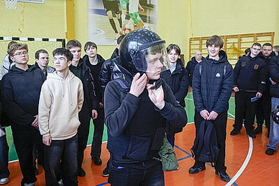 Могилевский институт МВД в день открытых дверей посетили около 1 тыс. школьников