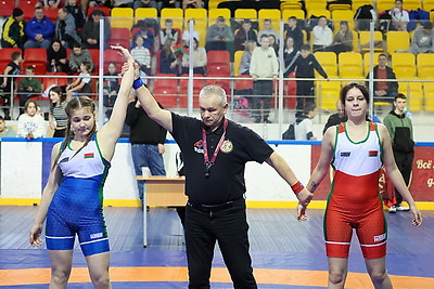 Более 500 юных спортсменов участвуют в турнире по вольной борьбе памяти Карначенка в Шклове