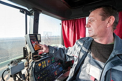 Как спутниковая навигация повышает шансы на богатый урожай уже в посевную