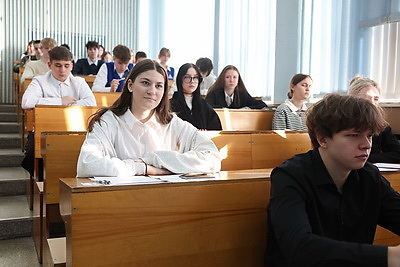 Около 58,5 тыс. белорусских одиннадцатиклассников приняли участие в репетиционном ЦЭ