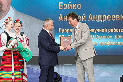 С благодарностью за мир. Торжественное шествие в День Независимости объединило более 20 тыс. жителей и гостей Гомеля