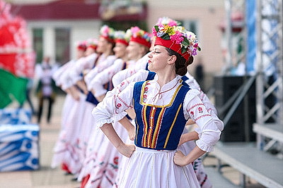 Национальные подворья ярко представлены на фестивале культур в Гродно