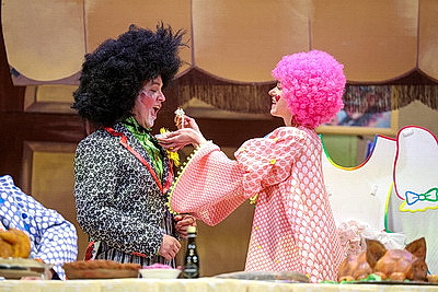 В Гродненском областном драматическом театре готовят премьеру - комедию-буфф \"Свадьба\"