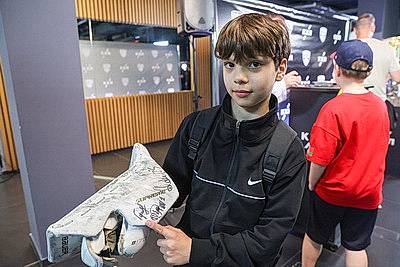 Кубок Гагарина прибыл в Минск: главный трофей КХЛ представили в \"Олимпик-Арене\"
