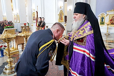 Хоругвь с ликом Александра Невского вручили отряду милиции особого назначения УВД Витебского облисполкома
