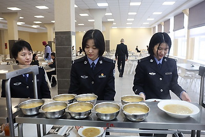 Курсанты Пекинского полицейского института проходят стажировку на базе Могилевского института МВД
