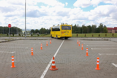 В Минской области выбрали лучшего водителя школьного автобуса