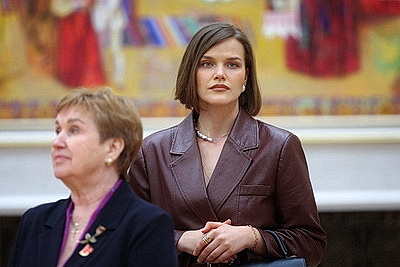 Для участников форума \"Женщина и будущее деревни\" провели экскурсию во Дворце Независимости