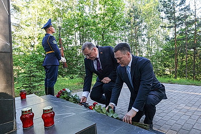 Главы верховных судов Беларуси и России отдали дань памяти жертвам геноцида белорусского народа