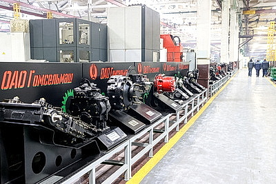 Идеал белорусской женщины, кадровый вопрос, развитие экономики. О чем говорил глава ЦИК с коллективом \"Гомсельмаша\"