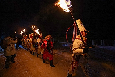Деревня, где каждый мечтает стать \"царем\". Как в Семежево сохраняют уникальный обряд
