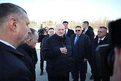 Лукашенко ознакомился с развитием мясного скотоводства и молочной отрасли