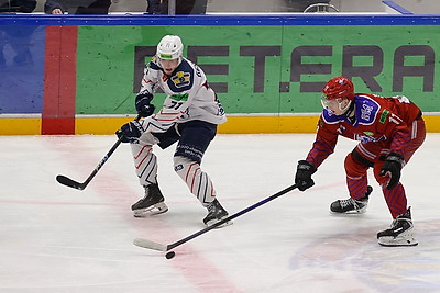 \"Металлург\" в овертайме обыграл \"Юность\" и повел в полуфинальной серии экстралиг
