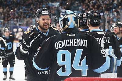 Минские динамовцы забросили шесть шайб в ворота \"Шанхайских драконов\"