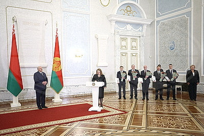 Лукашенко привел к присяге судей Конституционного и Верховного судов