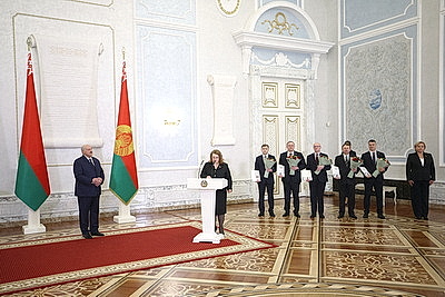 Лукашенко привел к присяге судей Конституционного и Верховного судов