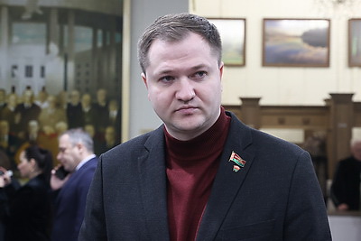 \"Впечатляет буквально все\". Участники \"Первого шага в науку\" о масштабе конференции и современных разработках