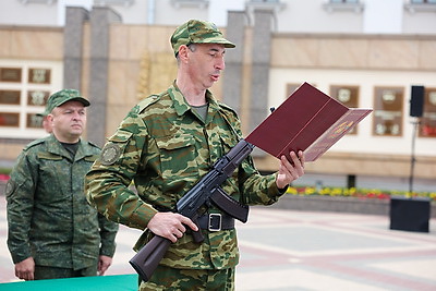 В Гомеле военнообязанные территориальных войск приняли присягу