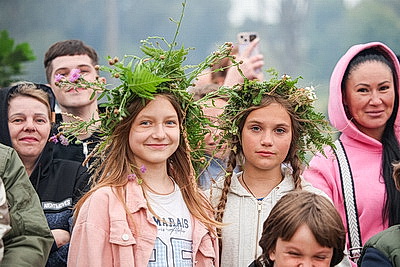 Народная музыка, танцы и плетение венков. Купалье встретили в Минске