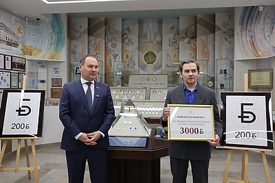 Нацбанк презентовал новый графический знак белорусского рубля