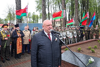 Памятник на братской могиле после реконструкции открыли в Витебском районе