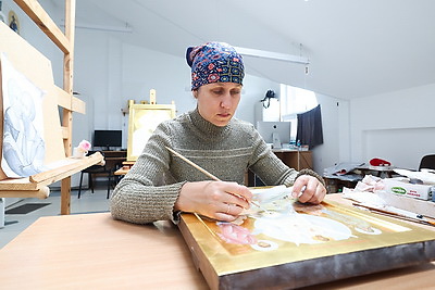 \"Каждая икона становится этапом жизни\". Иконописец Лариса Нежборт